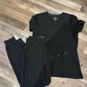 Beyond Scrubs Black Scrub Set